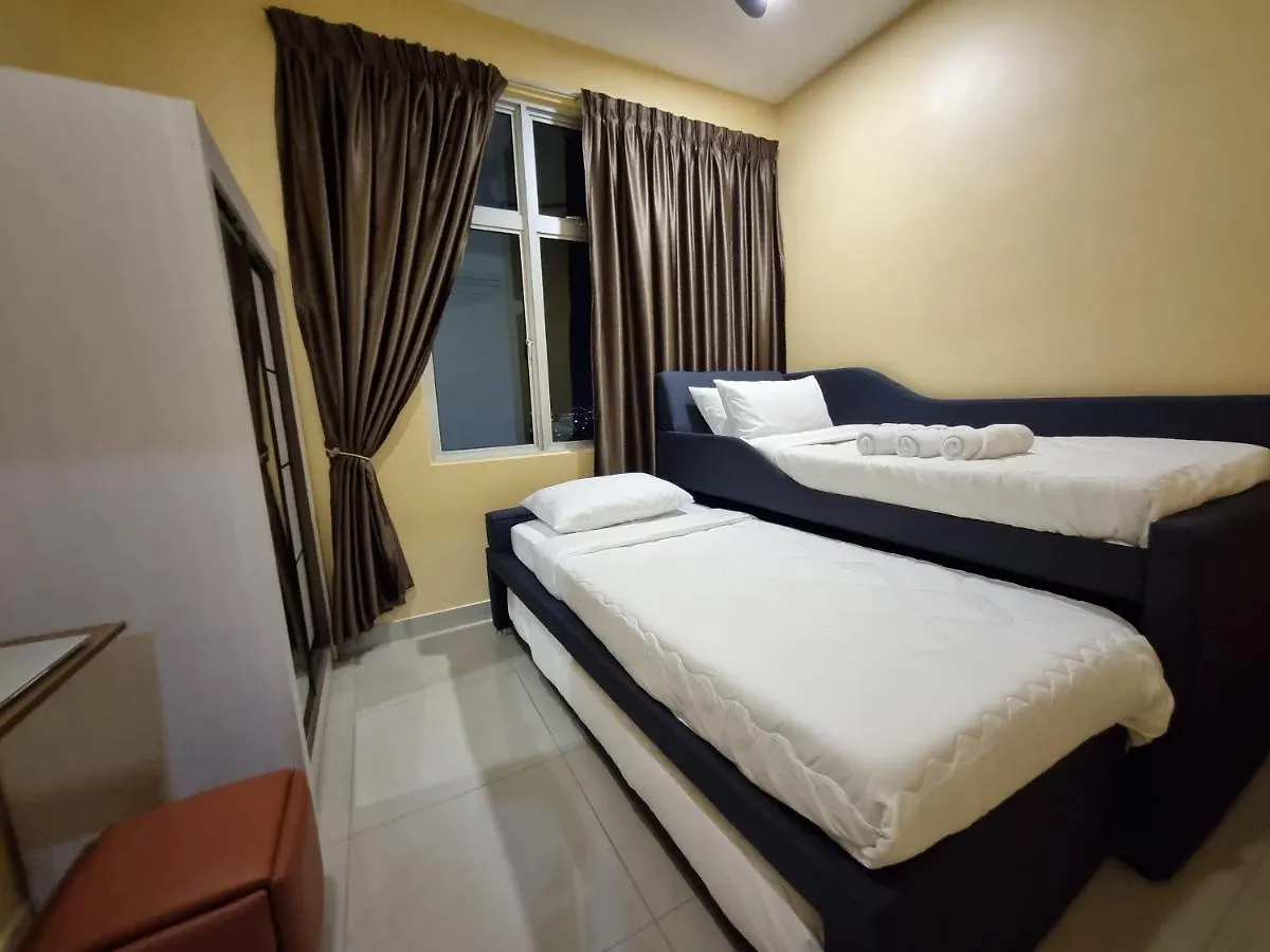 Apartment Eid2 Sks Habitat Larkin: Spacious Family Suite with Premium Amenities Johor Bahru