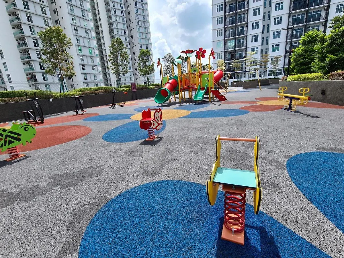 Apartment Eid2 Sks Habitat Larkin: Spacious Family Suite with Premium Amenities Johor Bahru