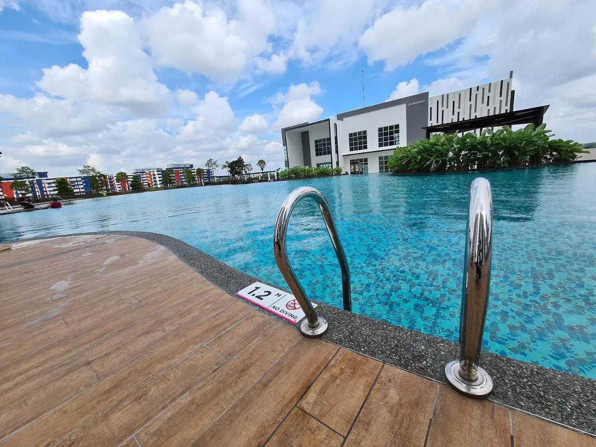 Apartment Eid2 Sks Habitat Larkin: Spacious Family Suite with Premium Amenities Johor Bahru