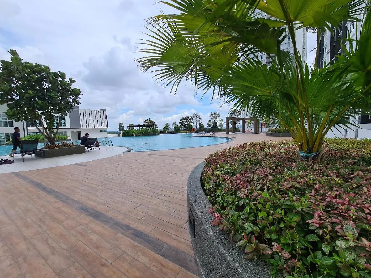 Apartment Eid2 Sks Habitat Larkin: Spacious Family Suite with Premium Amenities Johor Bahru