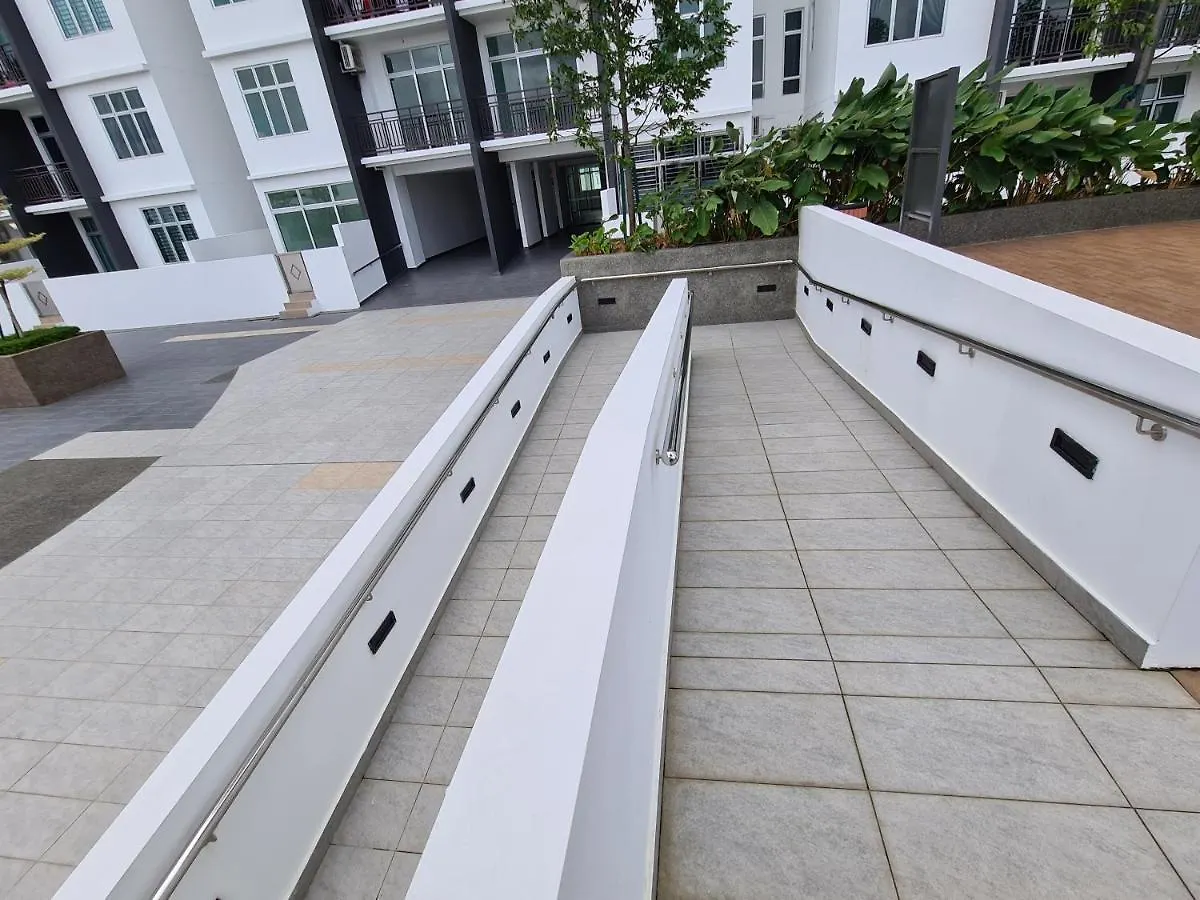 Eid2 Sks Habitat Larkin-3Br Family Friendly Up To 10Pax - 9 Beds- Free Wifi Pool Parking Gym & Preminum Facilities Appartement Johor Bahru 0*,