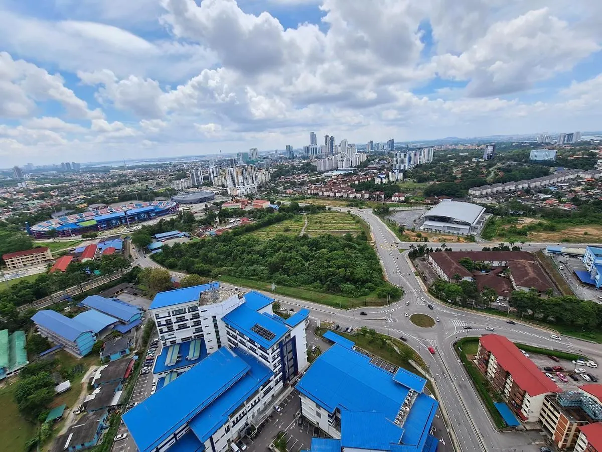 Eid2 Sks Habitat Larkin-3Br Family Friendly Up To 10Pax - 9 Beds- Free Wifi Pool Parking Gym & Preminum Facilities Appartement Johor Bahru