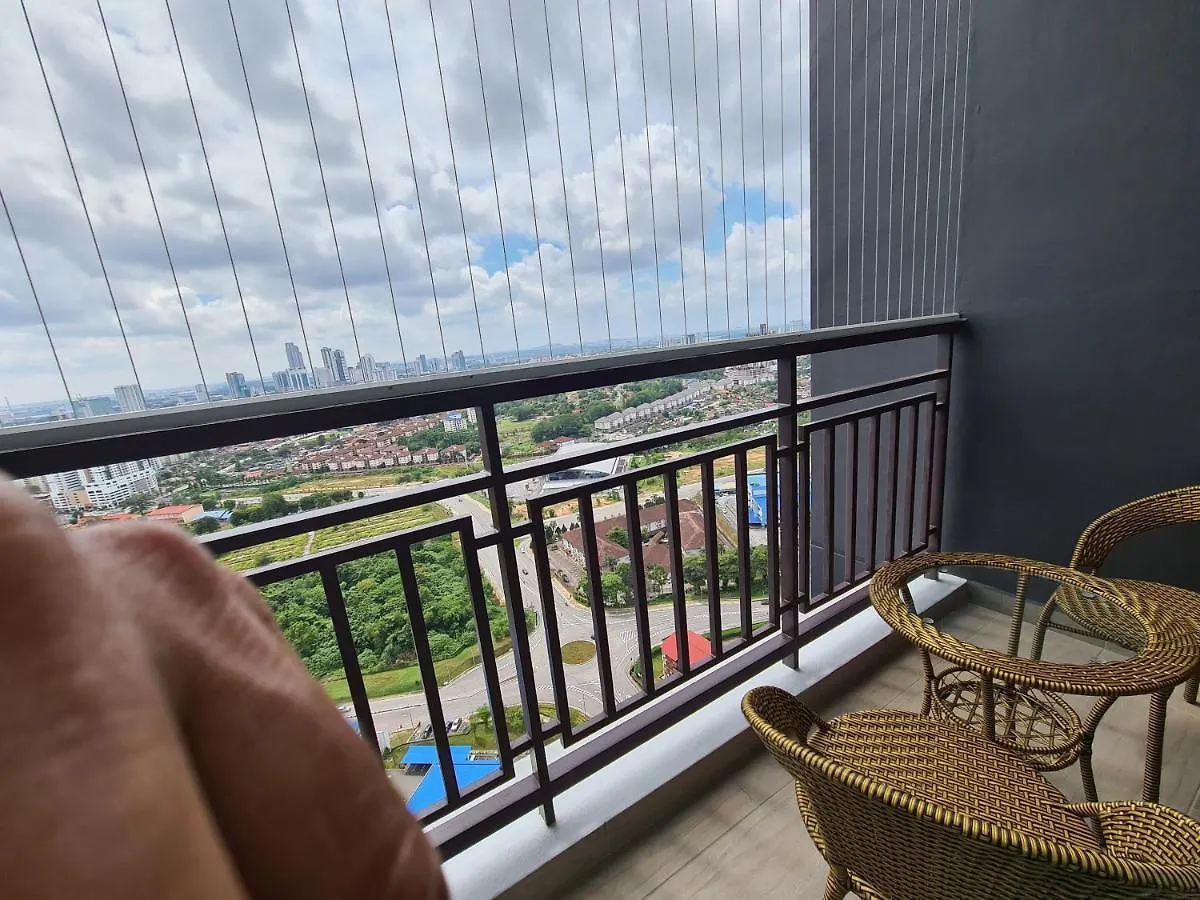 Eid2 Sks Habitat Larkin: Spacious Family Suite with Premium Amenities Johor Bahru Apartment
